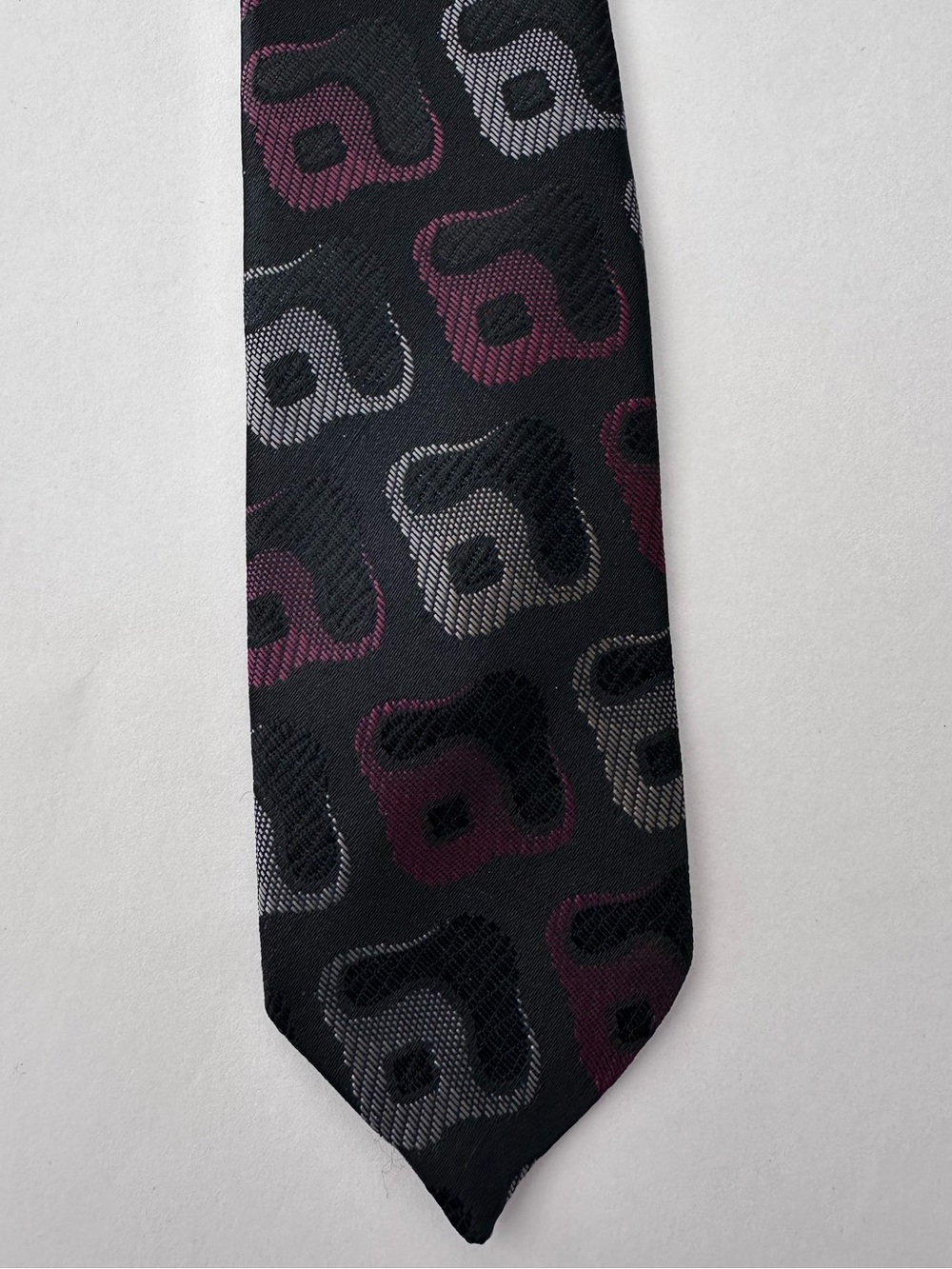 VTG Britannia BLACK MAROON Gray ABSTRACT Tie